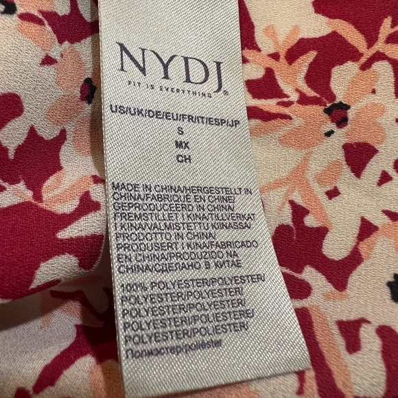 NYDJ Ditsy Floral Petal Short Sleeve Fairy Dust Floral Print Blouse Size S NEW - Picture 5 of 15